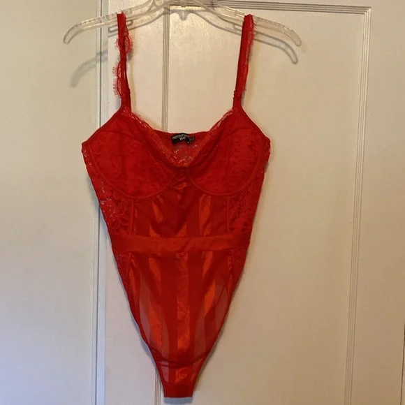 🎀 5/$20 🎀 PrettyLittleThing Shape Red Lace Bodysuit size 10 - Picture 14 of 16